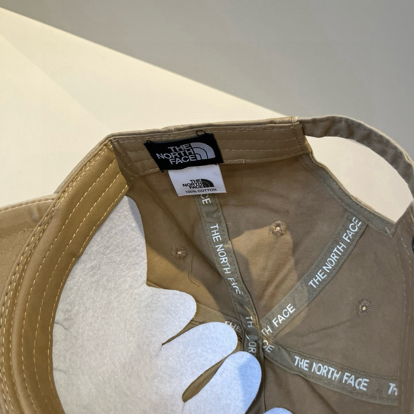 
北面♥️棒球帽🧢官网新品棒球帽，原单品质火爆来袭 🔥🎩 工艺非常精美 高档大气上档次！低调奢华，方便携