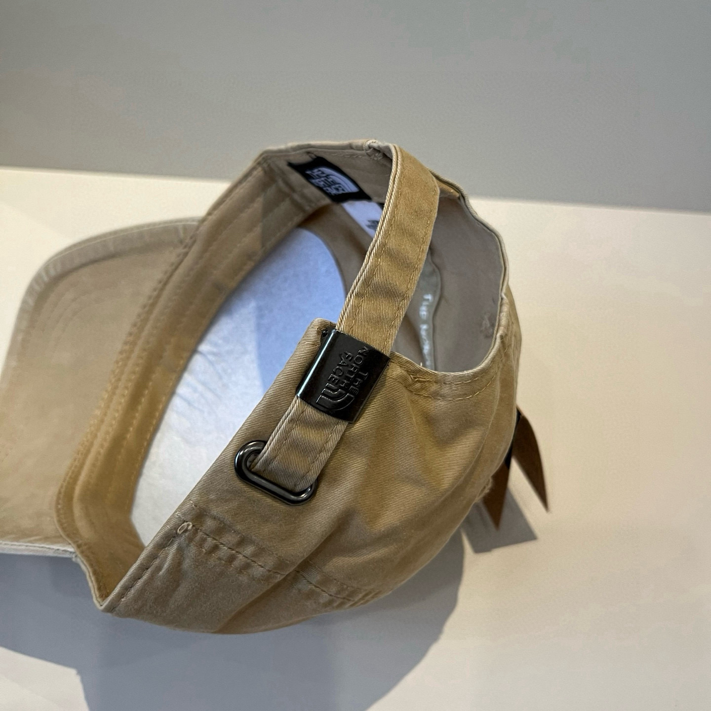 
北面♥️棒球帽🧢官网新品棒球帽，原单品质火爆来袭 🔥🎩 工艺非常精美 高档大气上档次！低调奢华，方便携