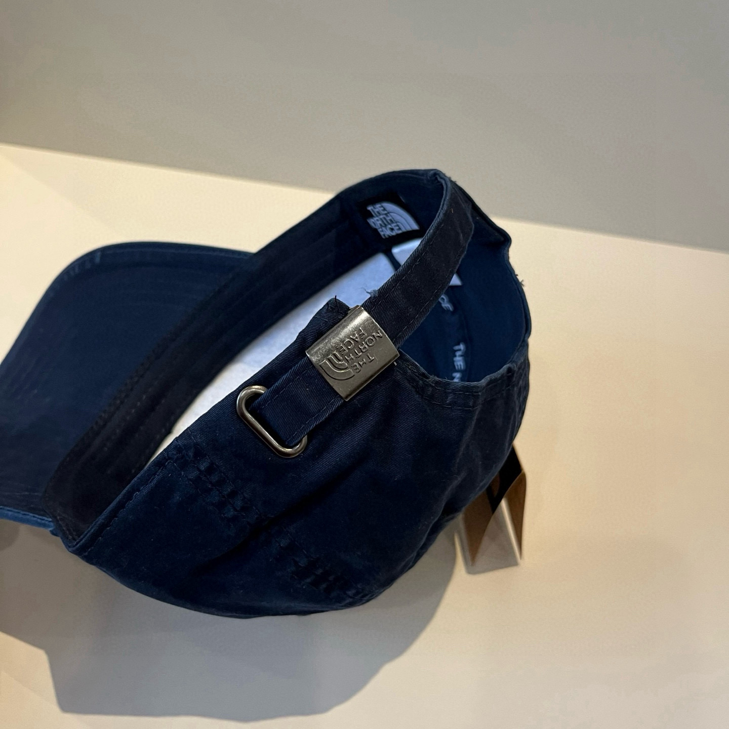 
北面♥️棒球帽🧢官网新品棒球帽，原单品质火爆来袭 🔥🎩 工艺非常精美 高档大气上档次！低调奢华，方便携