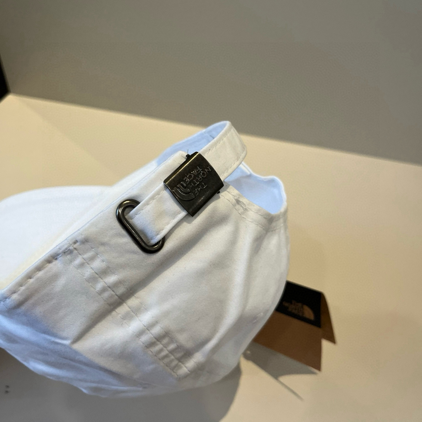 
北面♥️棒球帽🧢官网新品棒球帽，原单品质火爆来袭 🔥🎩 工艺非常精美 高档大气上档次！低调奢华，方便携