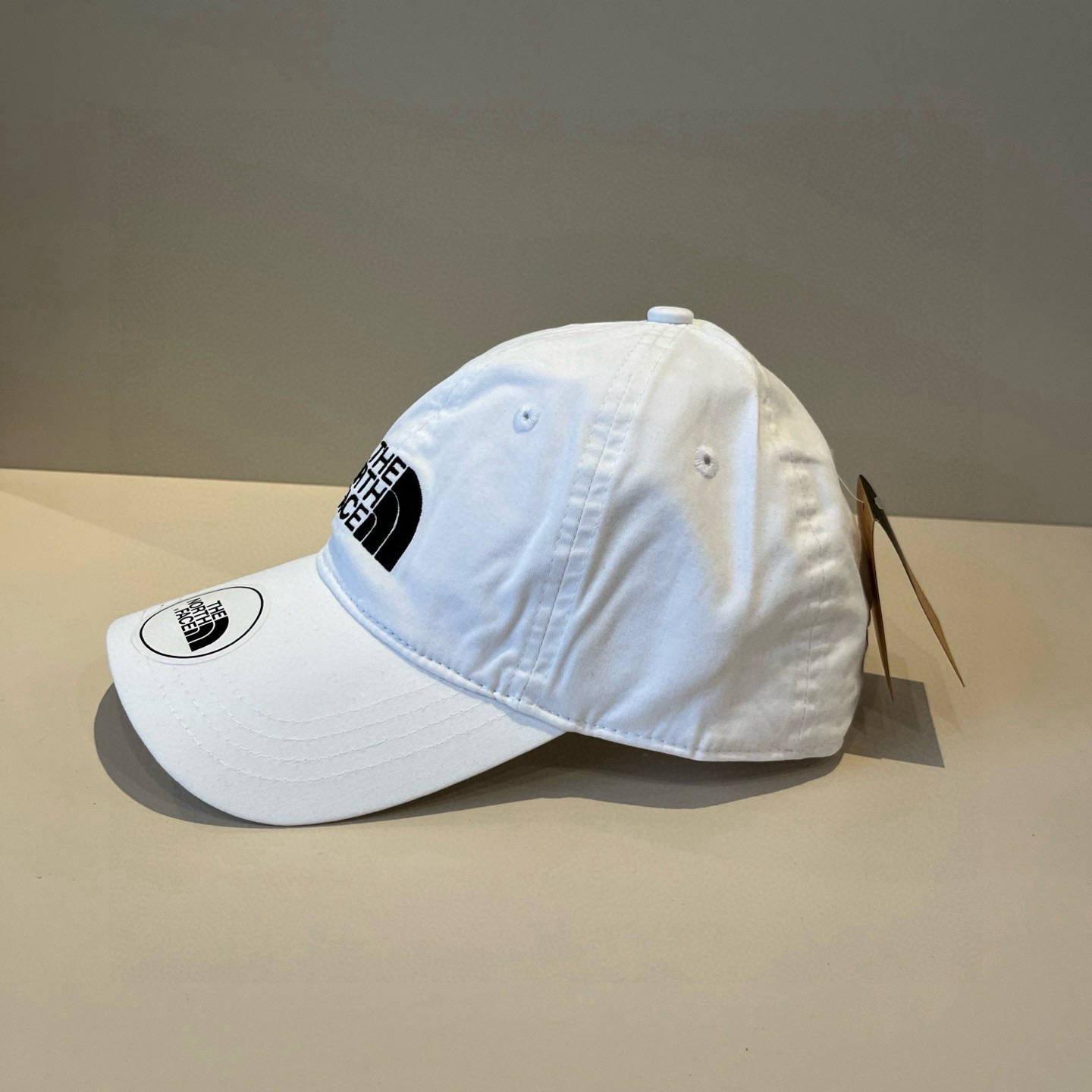 
北面♥️棒球帽🧢官网新品棒球帽，原单品质火爆来袭 🔥🎩 工艺非常精美 高档大气上档次！低调奢华，方便携