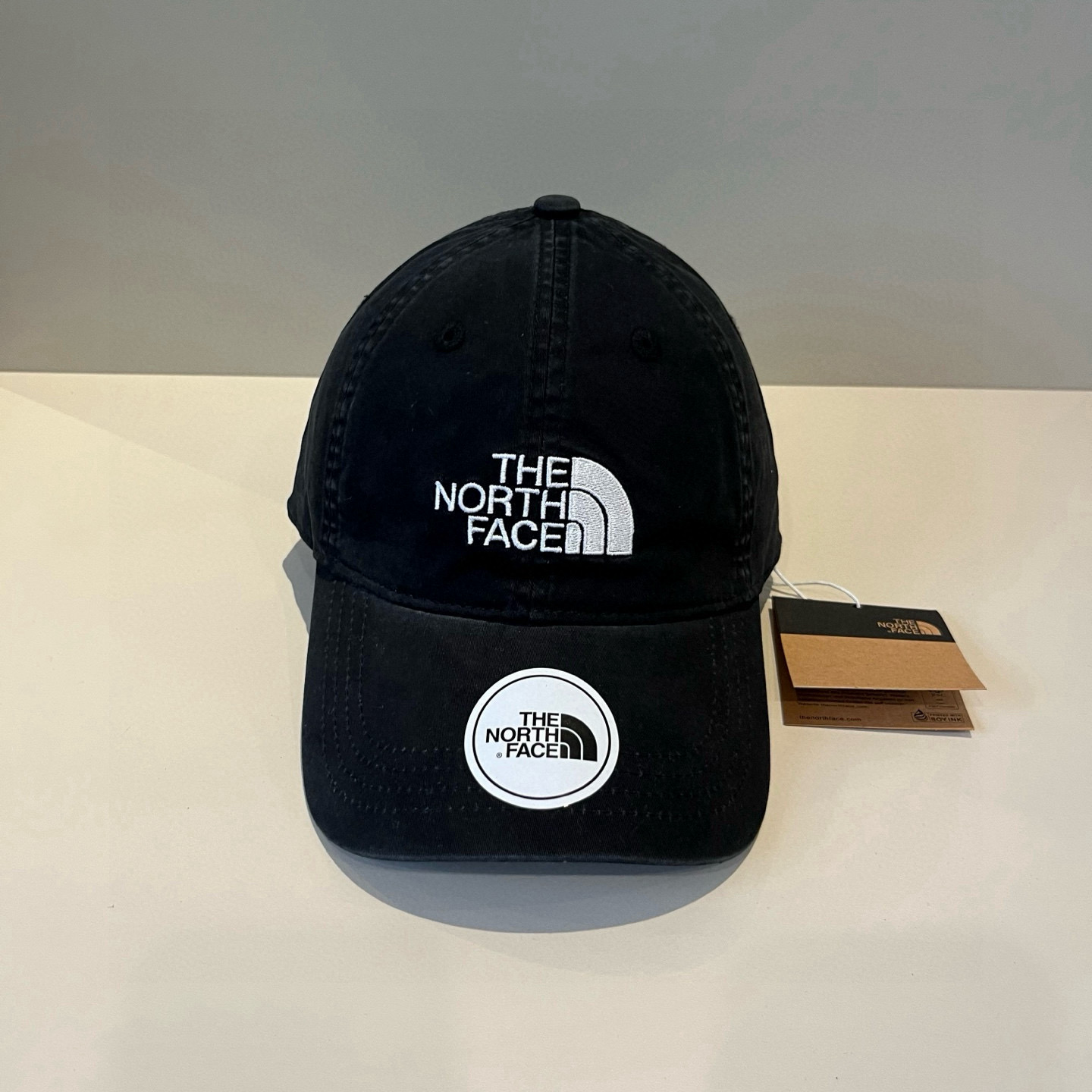 
北面♥️棒球帽🧢官网新品棒球帽，原单品质火爆来袭 🔥🎩 工艺非常精美 高档大气上档次！低调奢华，方便携