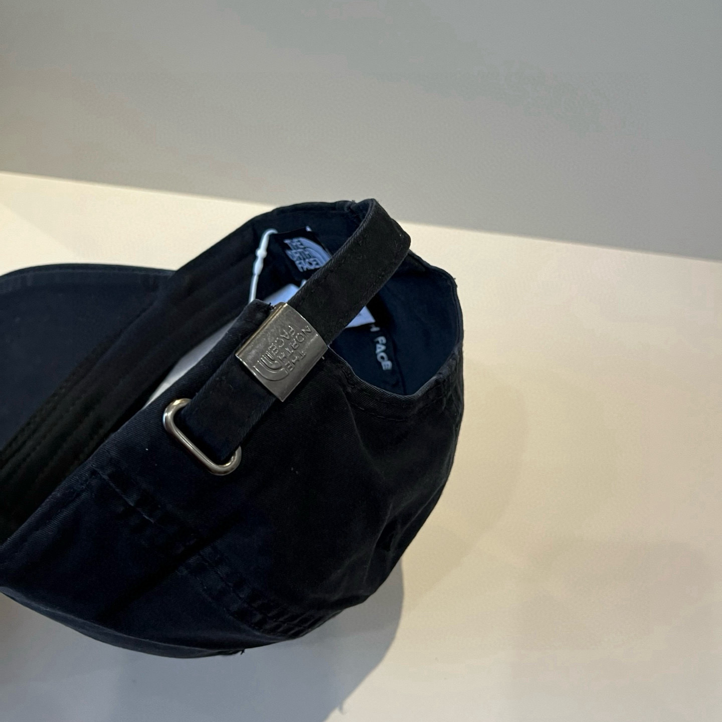 
北面♥️棒球帽🧢官网新品棒球帽，原单品质火爆来袭 🔥🎩 工艺非常精美 高档大气上档次！低调奢华，方便携