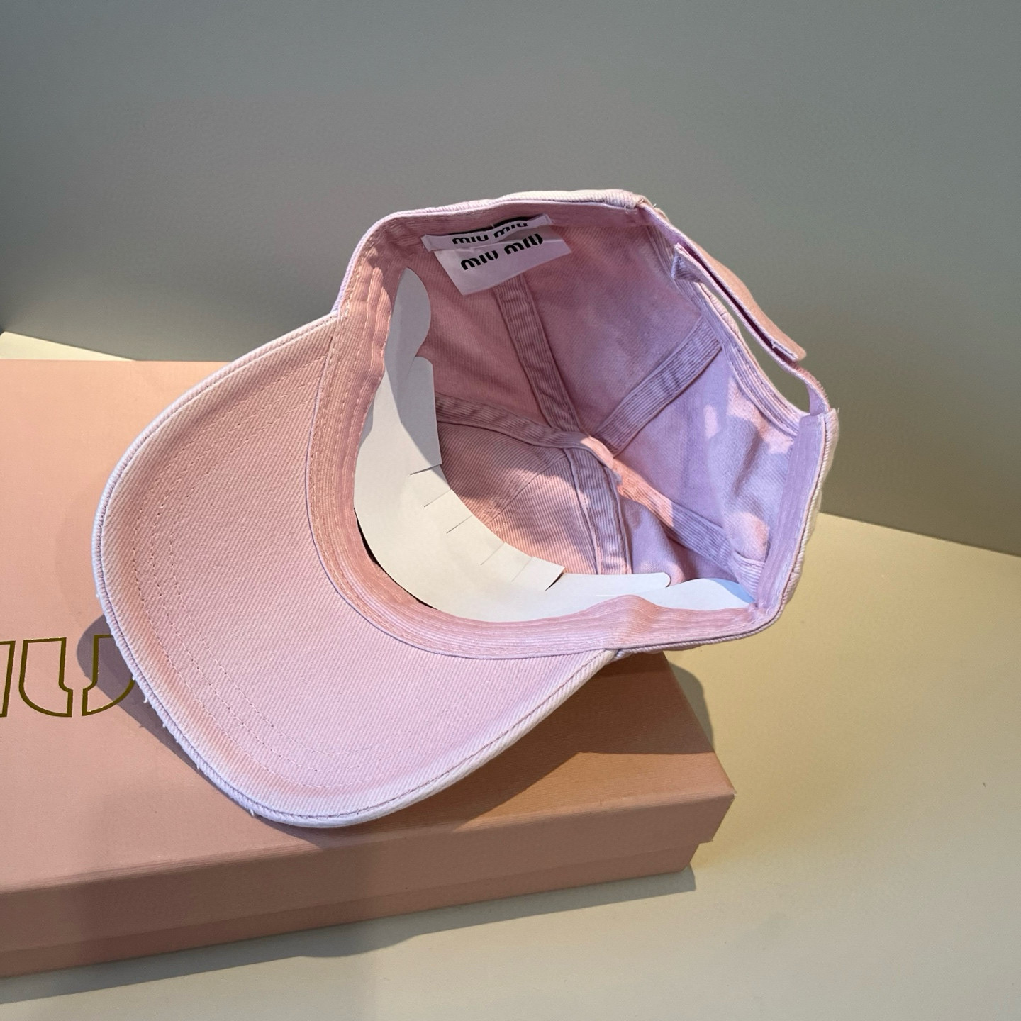 谬谬miumiu 原单春夏新款棒球帽，正品开模订制，原版做工细致质量超赞！