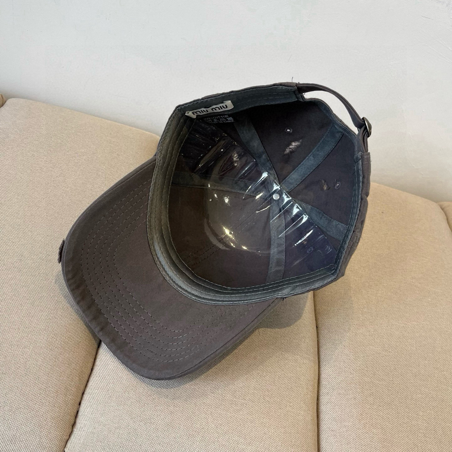 谬谬miumiu 原单春夏新款棒球帽，正品开模订制，原版做工细致质量超赞！