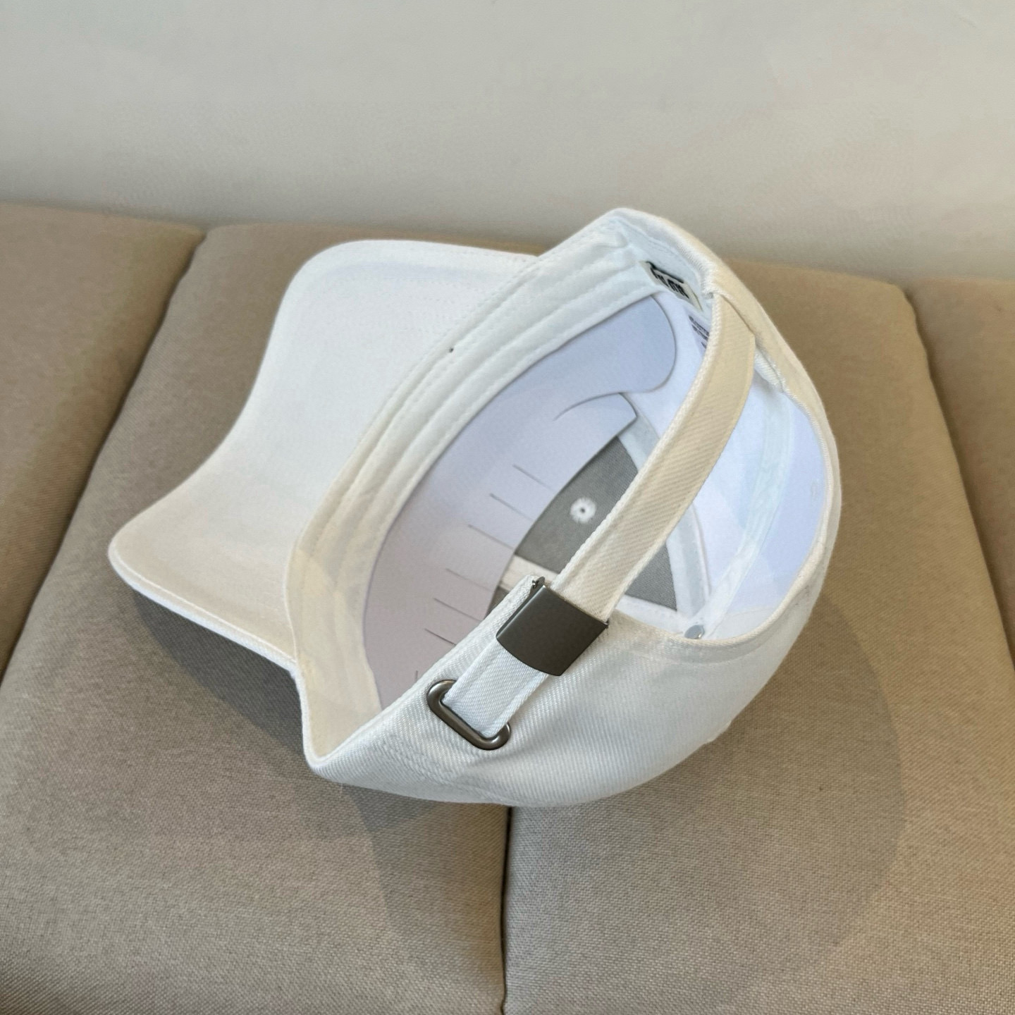 谬谬miumiu 原单春夏新款棒球帽，正品开模订制，原版做工细致质量超赞！