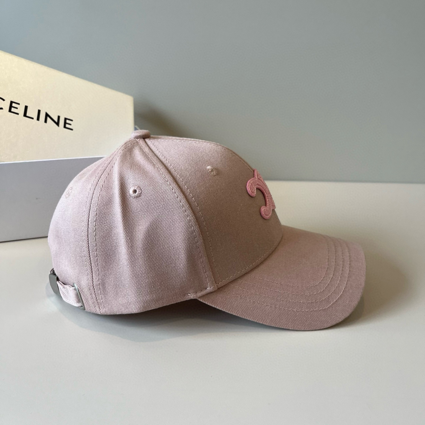 【CELINE赛琳】新款经典休闲潮流款 棒球帽🧢日韩风格，随便搭配都超好看！出门旅游，绝对要入手的一款