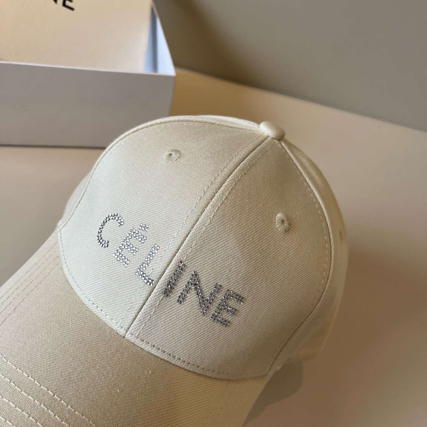 【CELINE赛琳】新款经典休闲潮流款 棒球帽🧢日韩风格，随便搭配都超好看！出门旅游，绝对要入手的一款
