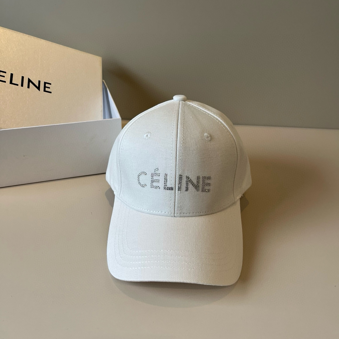 【CELINE赛琳】新款经典休闲潮流款 棒球帽🧢日韩风格，随便搭配都超好看！出门旅游，绝对要入手的一款