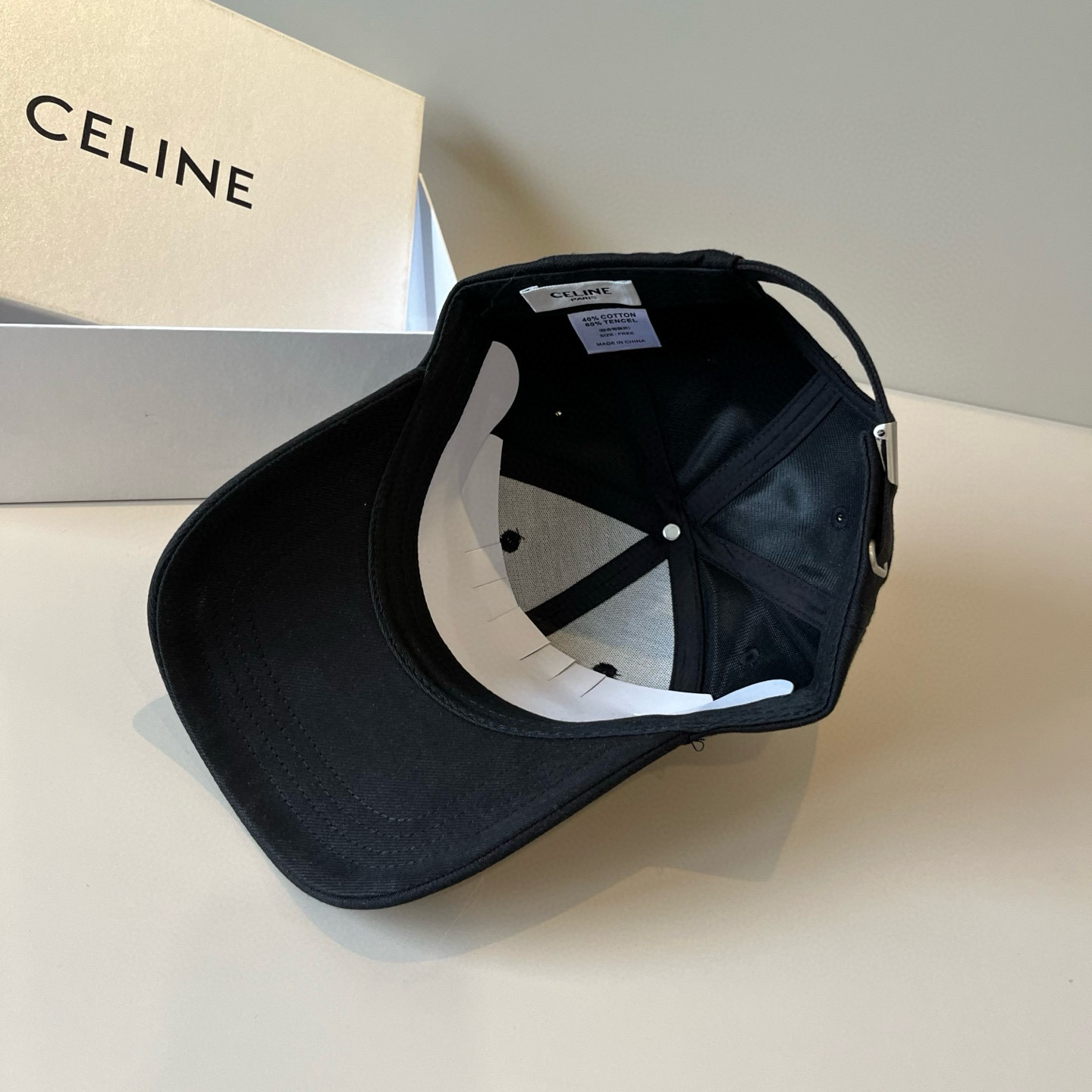 【CELINE赛琳】新款经典休闲潮流款 棒球帽🧢日韩风格，随便搭配都超好看！出门旅游，绝对要入手的一款