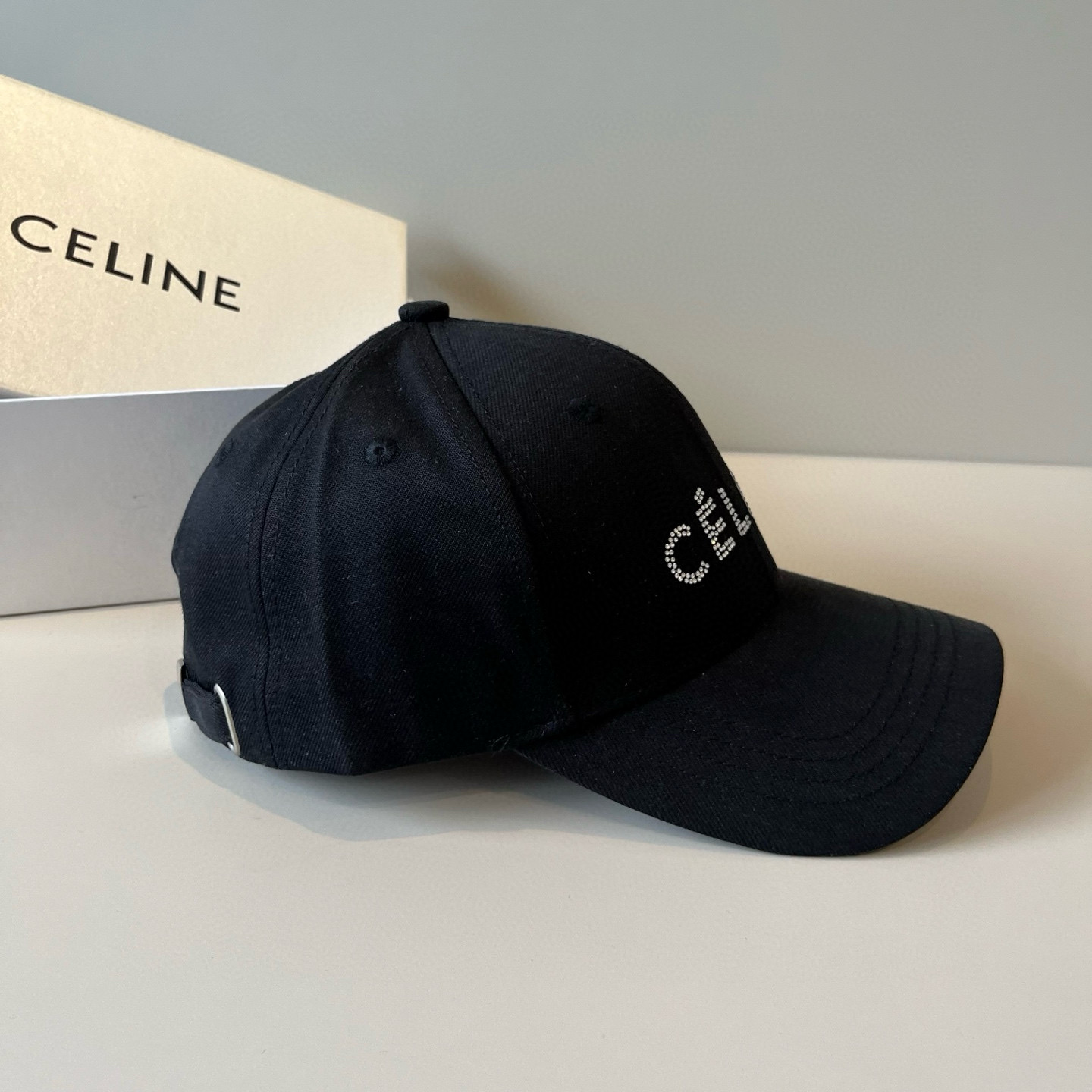 【CELINE赛琳】新款经典休闲潮流款 棒球帽🧢日韩风格，随便搭配都超好看！出门旅游，绝对要入手的一款