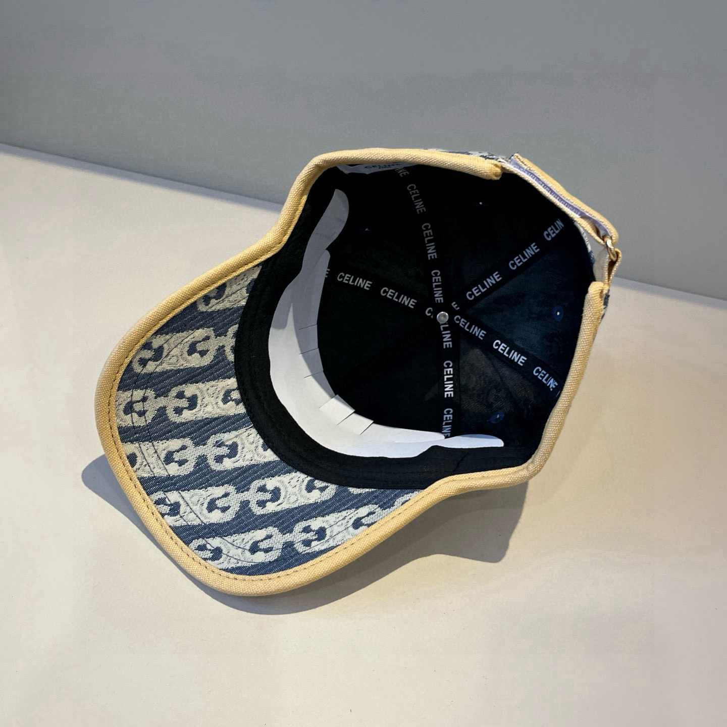 【CELINE赛琳】新款经典休闲潮流款 棒球帽🧢日韩风格，随便搭配都超好看！出门旅游，绝对要入手的一款