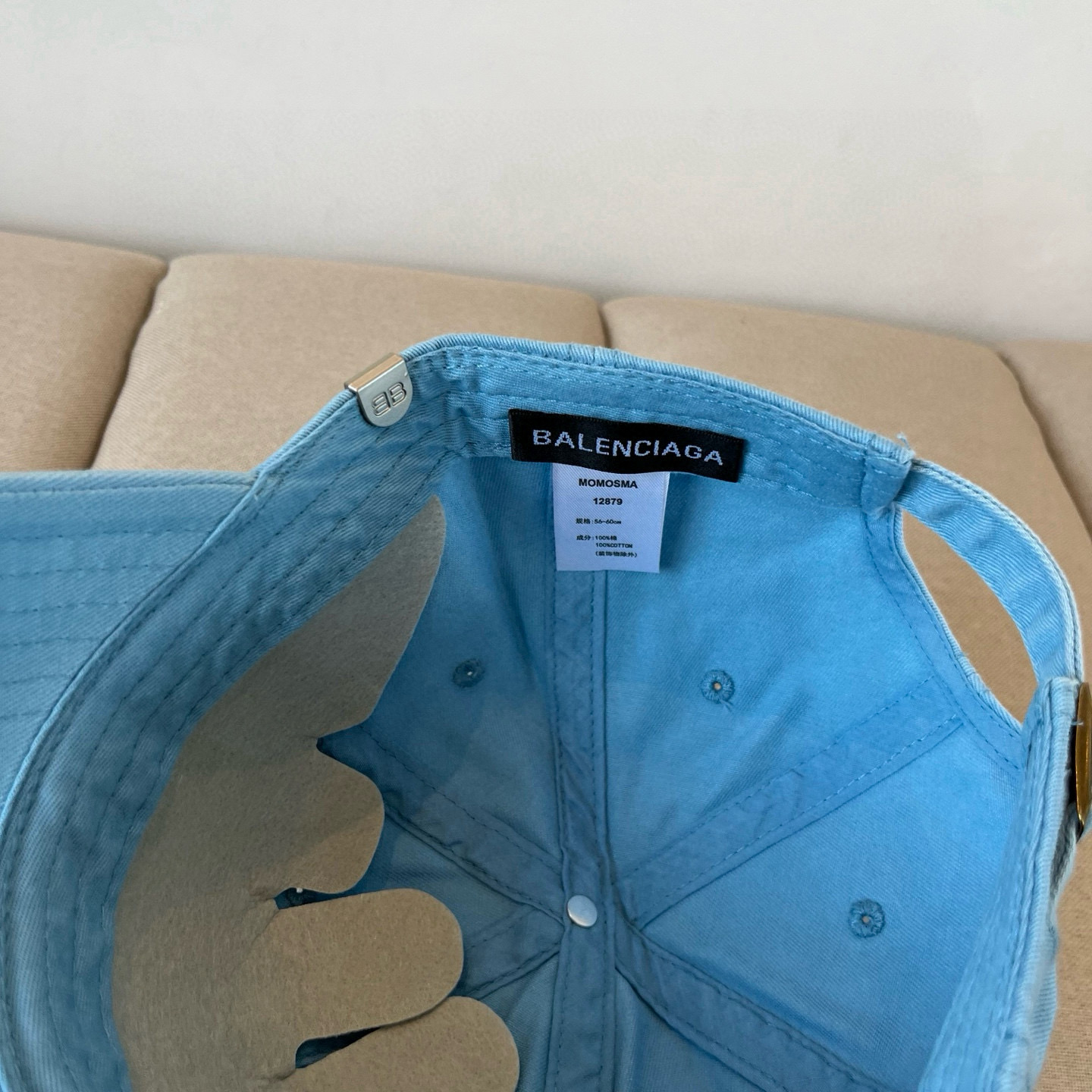  BALENCIAGA巴黎世家新款logo棒球帽，很酷的色系，男女佩戴都有不同style，第一批抢先出货