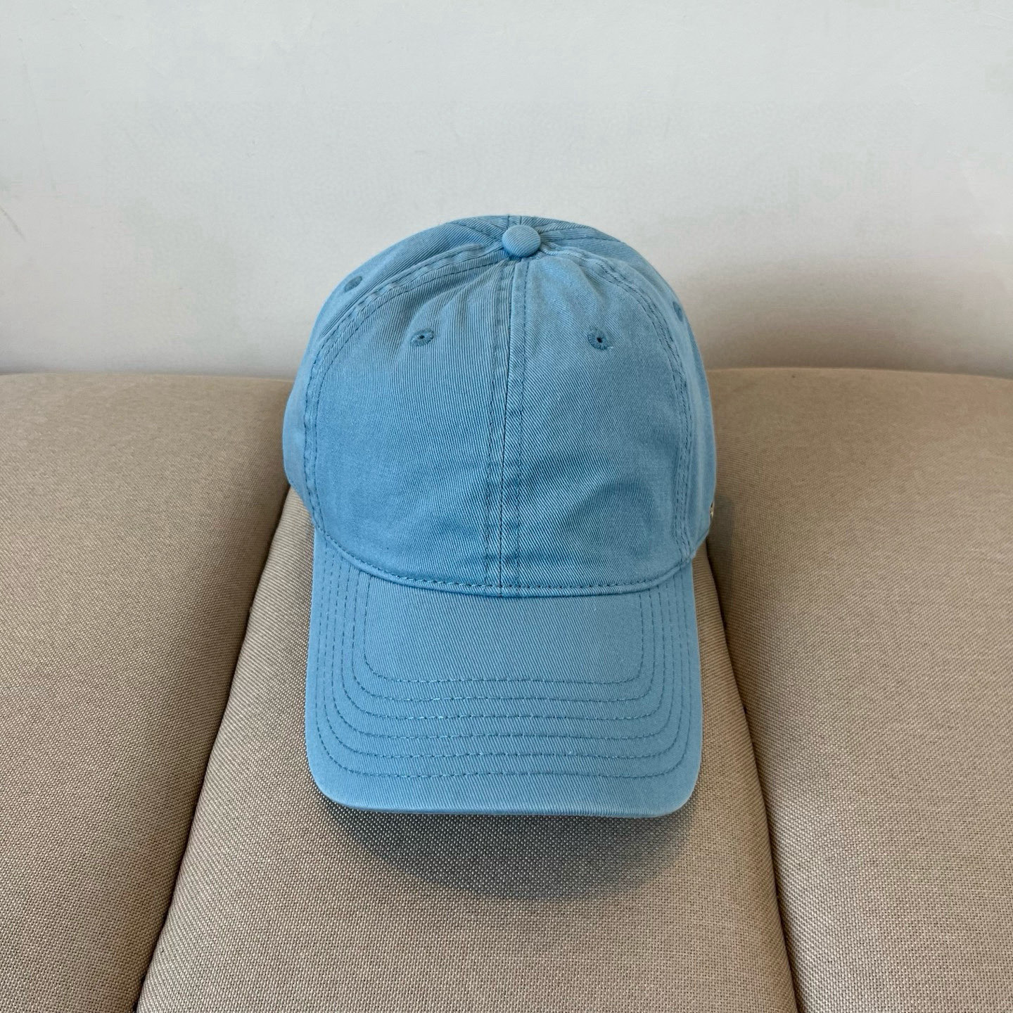  BALENCIAGA巴黎世家新款logo棒球帽，很酷的色系，男女佩戴都有不同style，第一批抢先出货