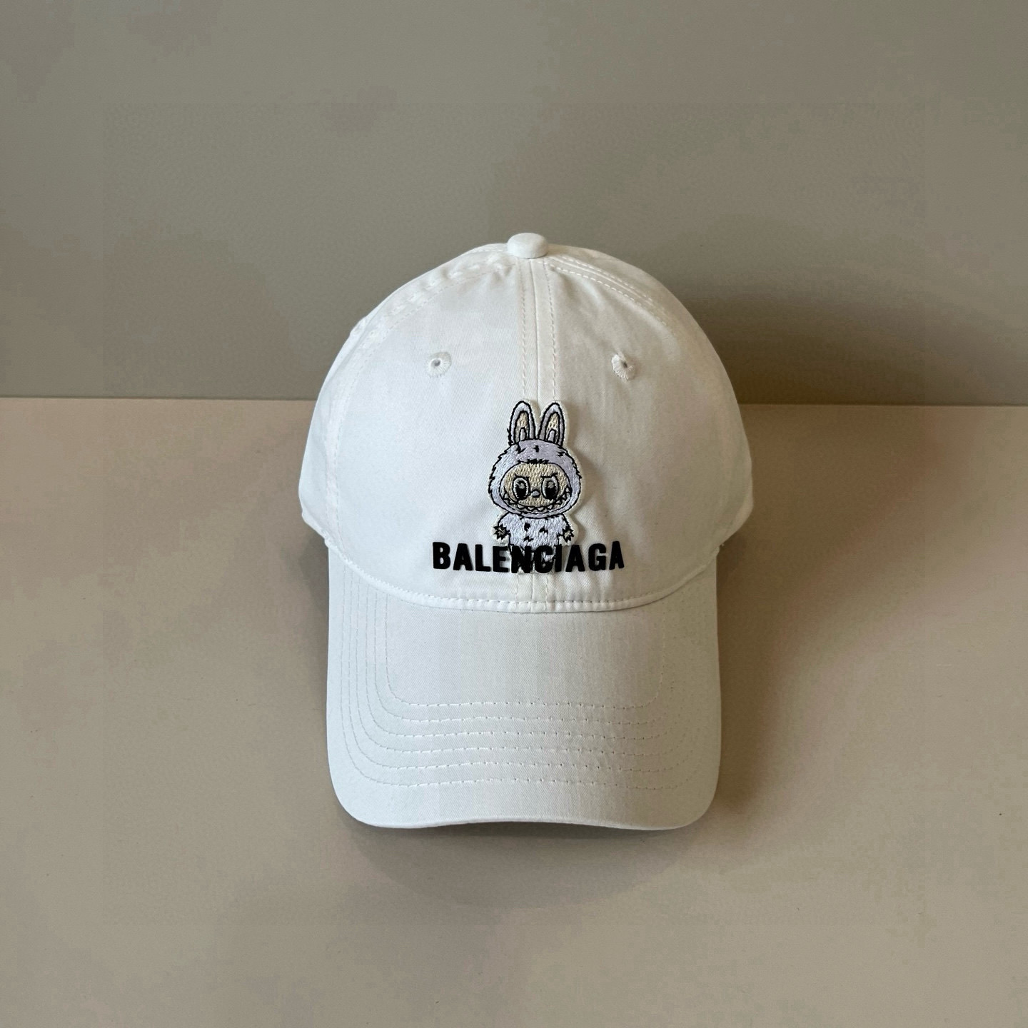  BALENCIAGA巴黎世家新款logo棒球帽，很酷的色系，男女佩戴都有不同style，第一批抢先出货