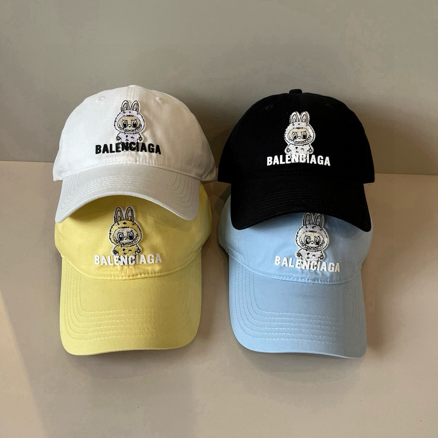  BALENCIAGA巴黎世家新款logo棒球帽，很酷的色系，男女佩戴都有不同style，第一批抢先出货