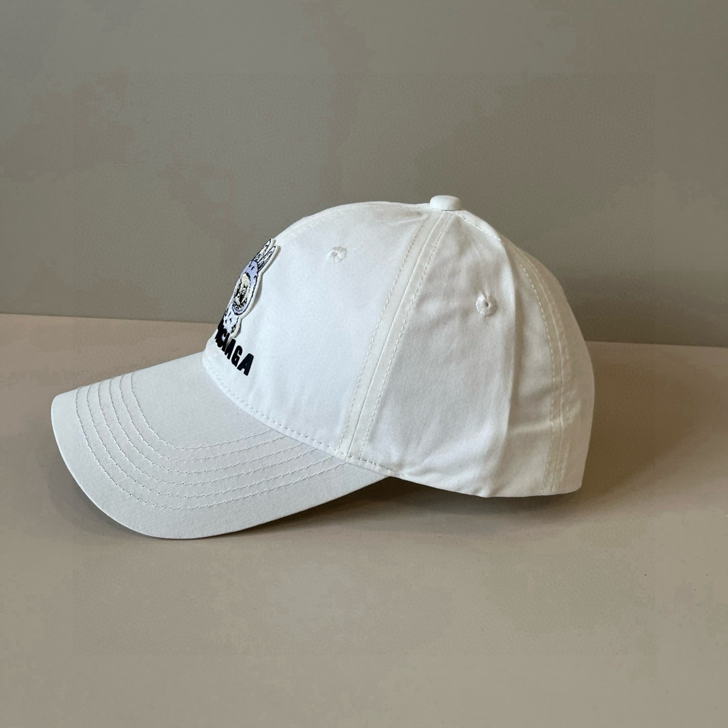  BALENCIAGA巴黎世家新款logo棒球帽，很酷的色系，男女佩戴都有不同style，第一批抢先出货