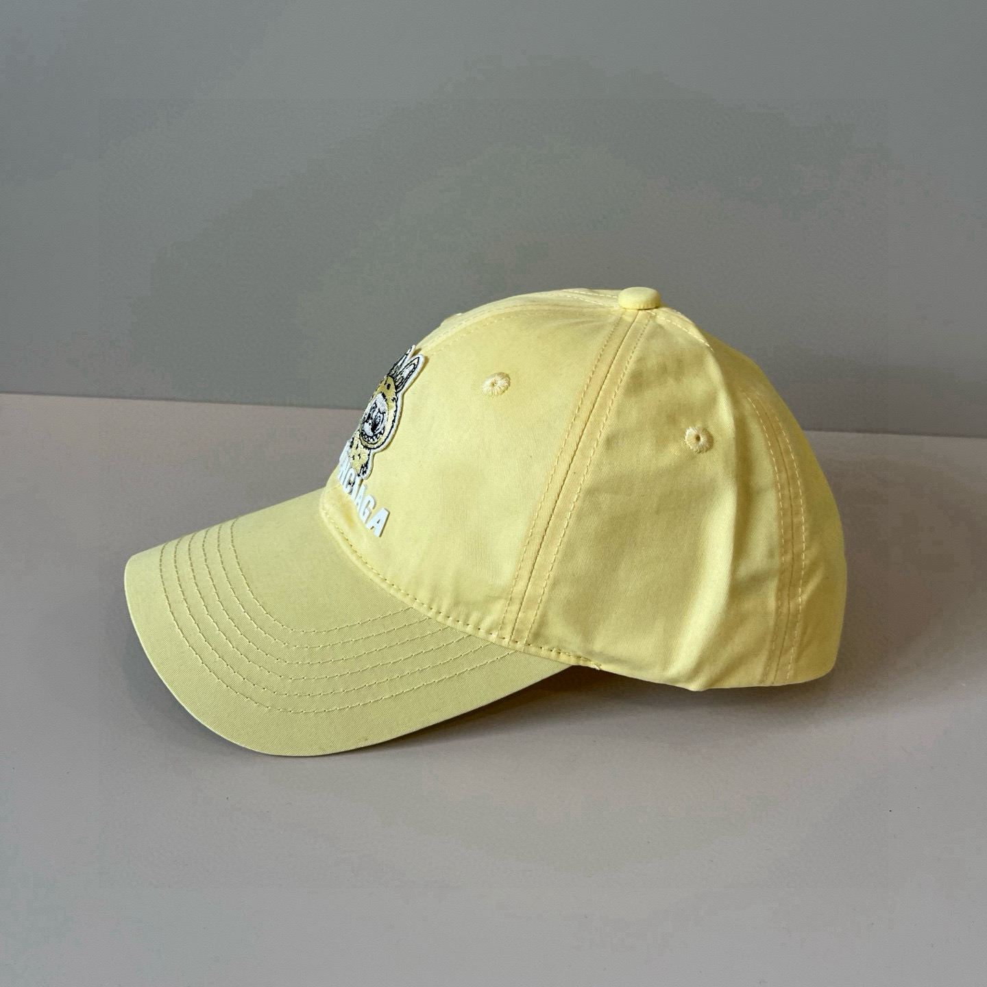  BALENCIAGA巴黎世家新款logo棒球帽，很酷的色系，男女佩戴都有不同style，第一批抢先出货