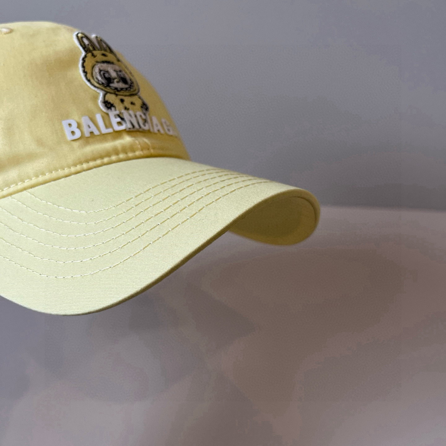  BALENCIAGA巴黎世家新款logo棒球帽，很酷的色系，男女佩戴都有不同style，第一批抢先出货