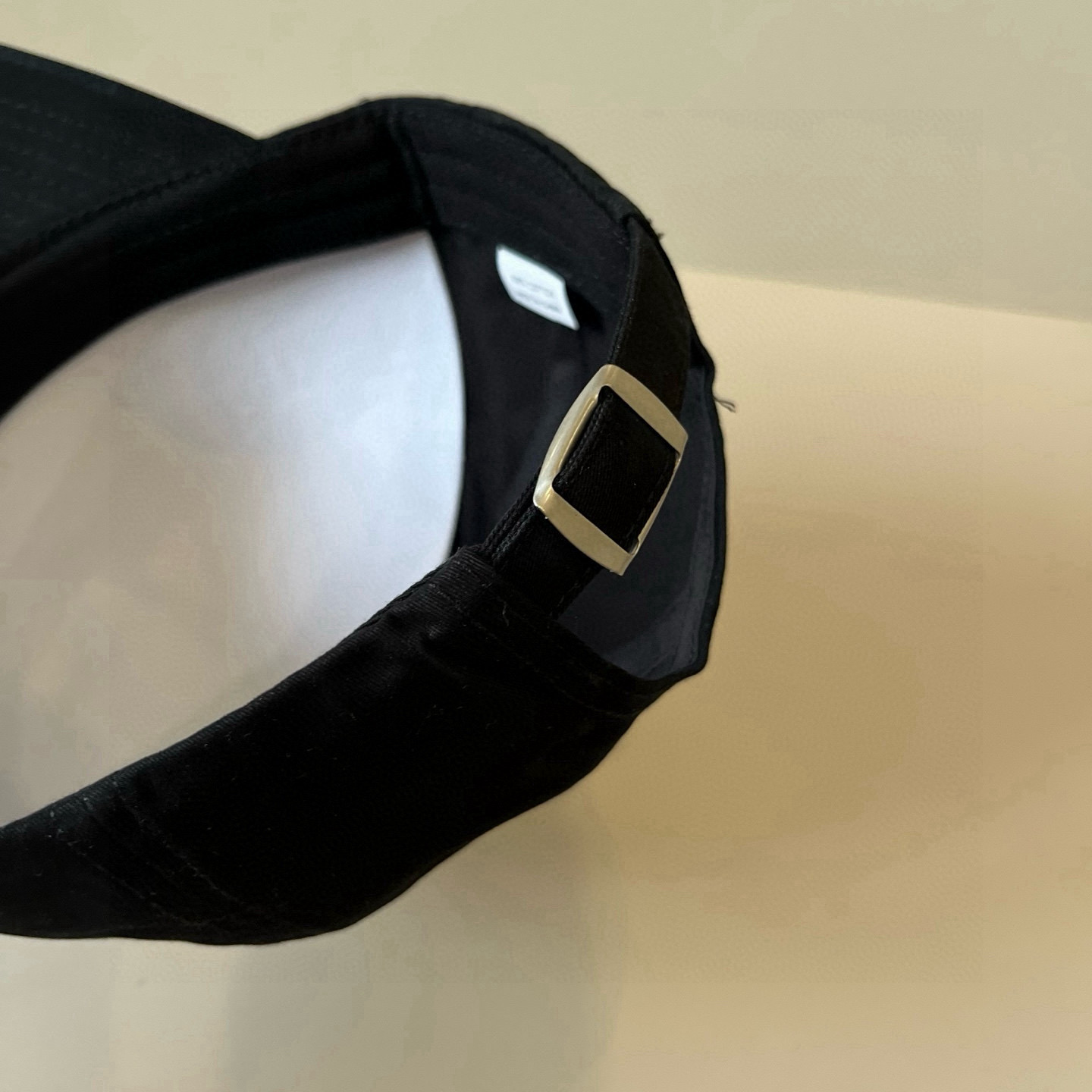  BALENCIAGA巴黎世家新款logo棒球帽，很酷的色系，男女佩戴都有不同style，第一批抢先出货