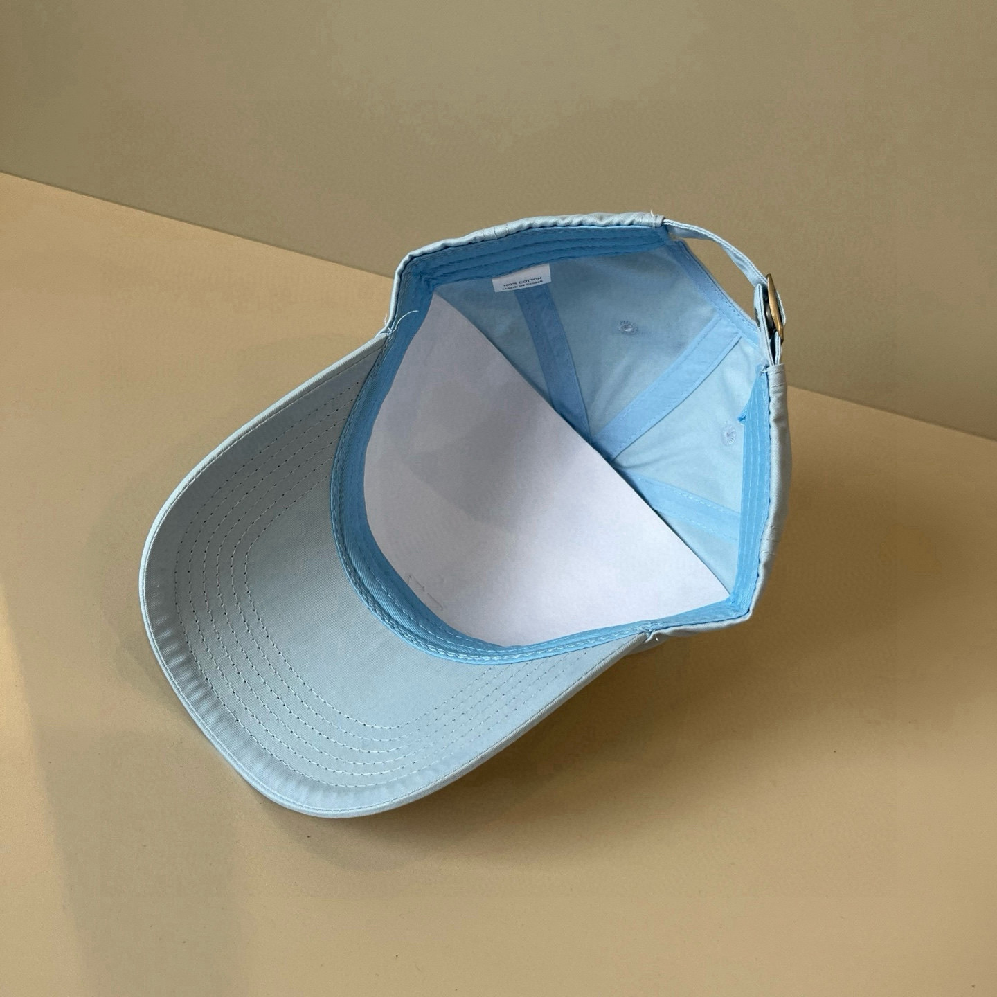  BALENCIAGA巴黎世家新款logo棒球帽，很酷的色系，男女佩戴都有不同style，第一批抢先出货