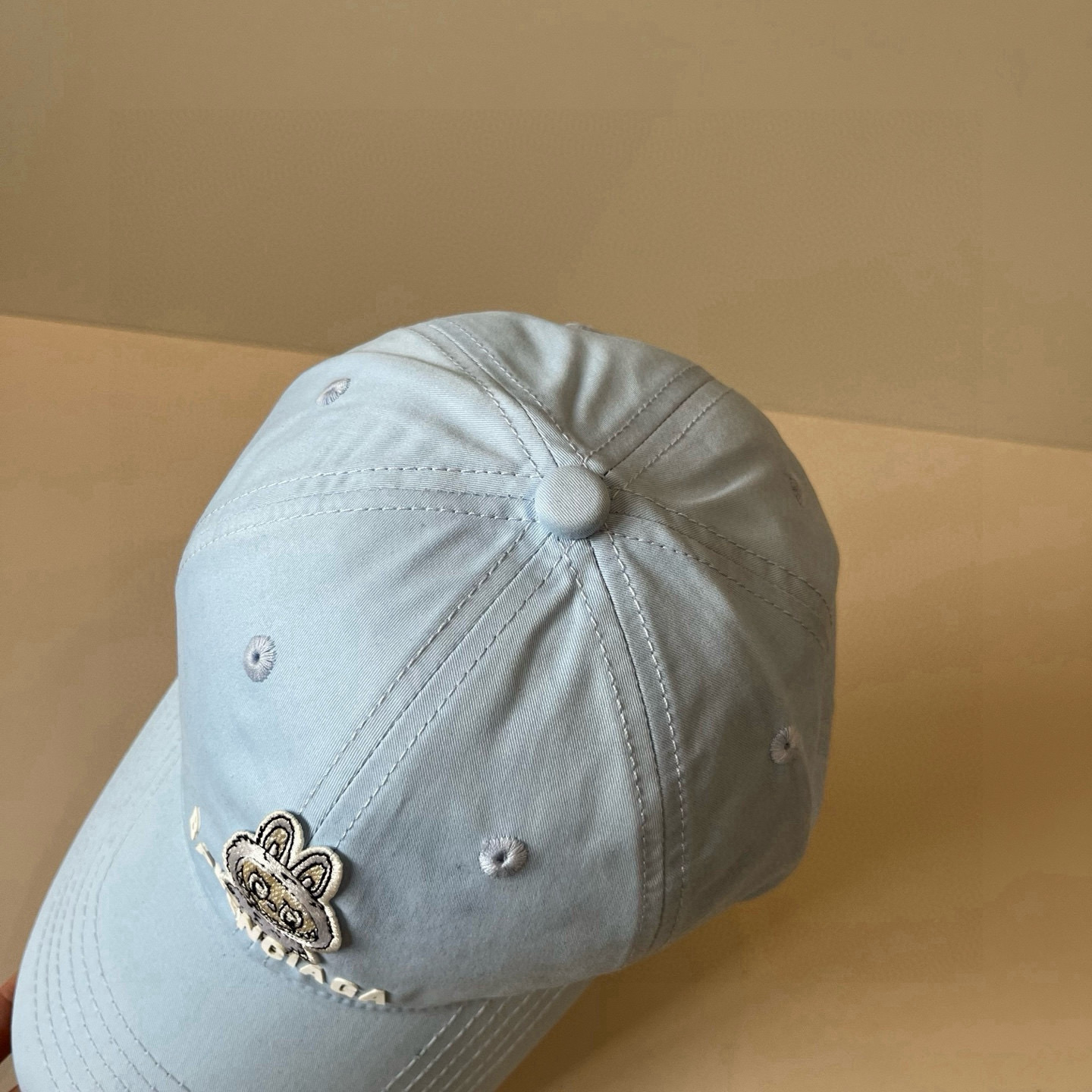  BALENCIAGA巴黎世家新款logo棒球帽，很酷的色系，男女佩戴都有不同style，第一批抢先出货