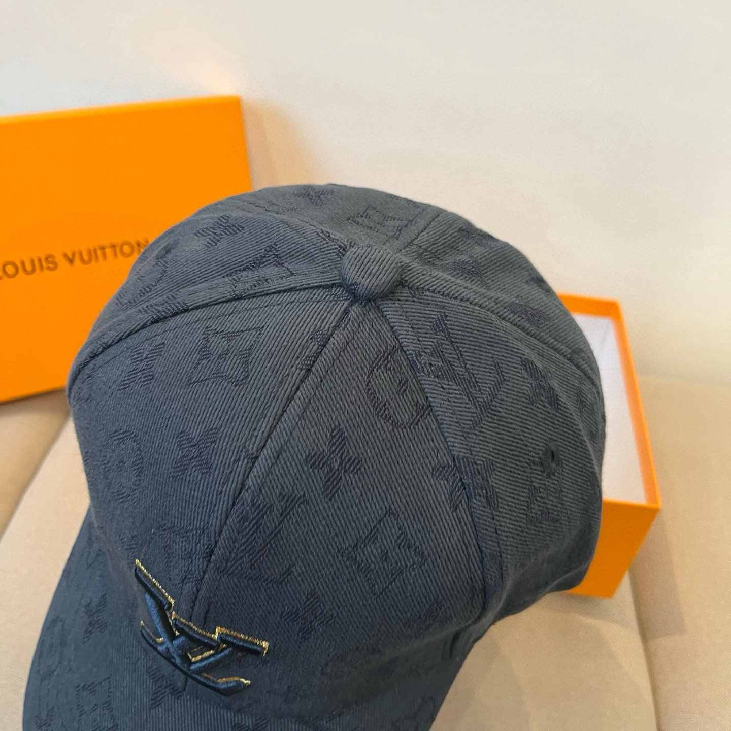 🧢路易威登棒球帽 LouisVuitton😍新款LV棒球帽，重工打造♥️高端大气，百搭款🤗男女通用！跑量