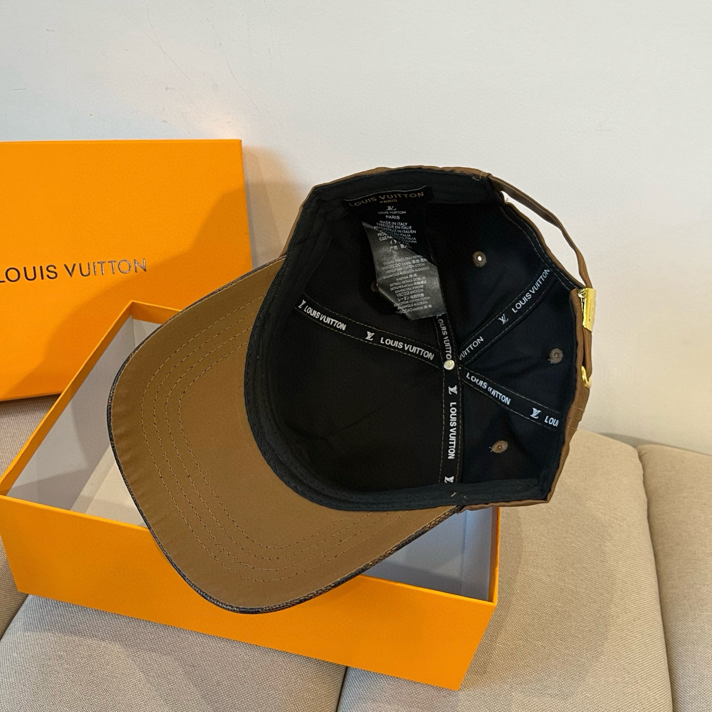 🧢路易威登棒球帽 LouisVuitton😍新款LV棒球帽，重工打造♥️高端大气，百搭款🤗男女通用！跑量