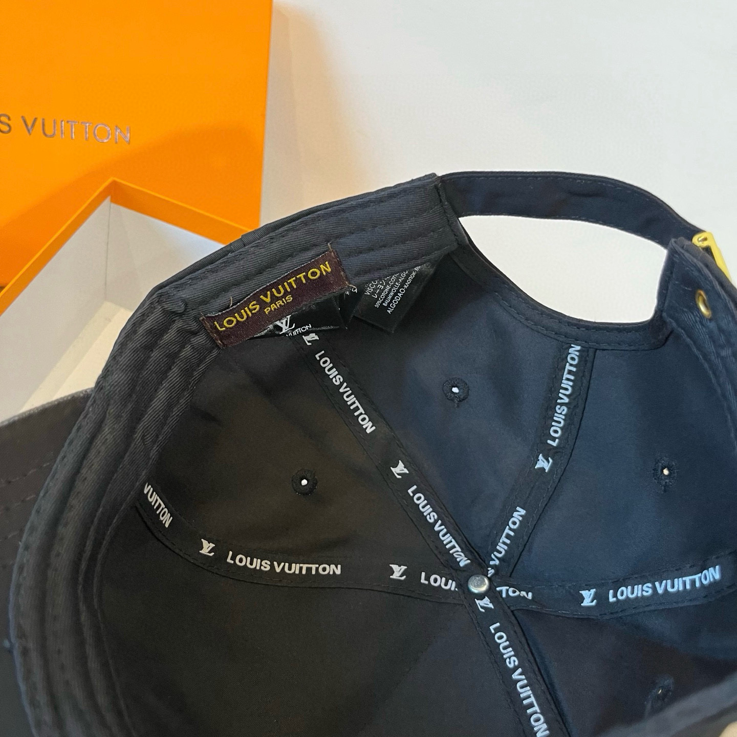 🧢路易威登棒球帽 LouisVuitton😍新款LV棒球帽，重工打造♥️高端大气，百搭款🤗男女通用！跑量