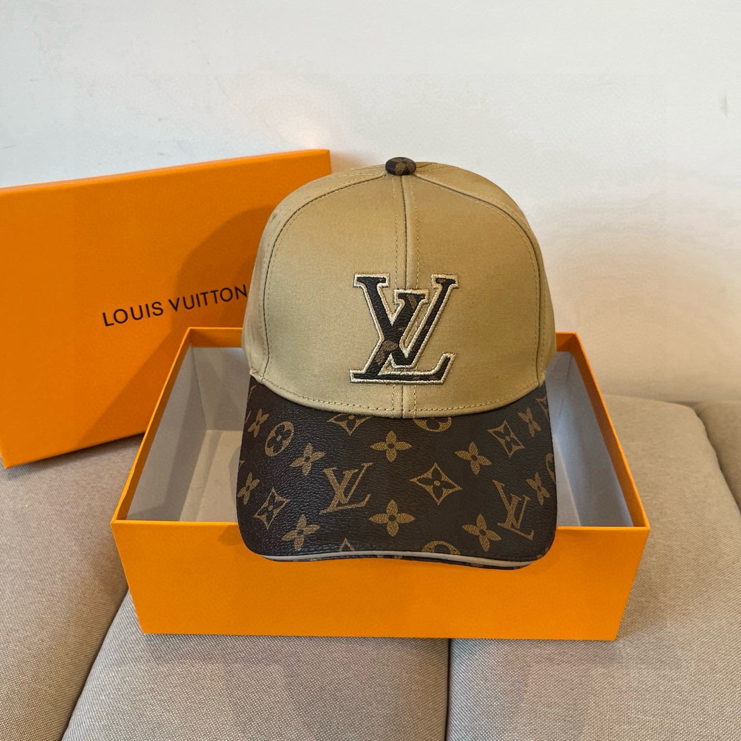 🧢路易威登棒球帽 LouisVuitton😍新款LV棒球帽，重工打造♥️高端大气，百搭款🤗男女通用！跑量