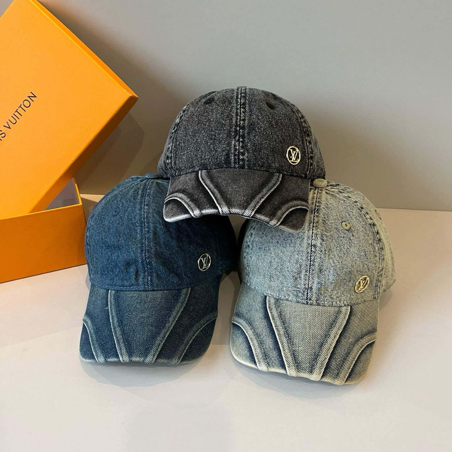 🧢路易威登棒球帽 LouisVuitton😍新款LV棒球帽，重工打造♥️高端大气，百搭款🤗男女通用！跑量