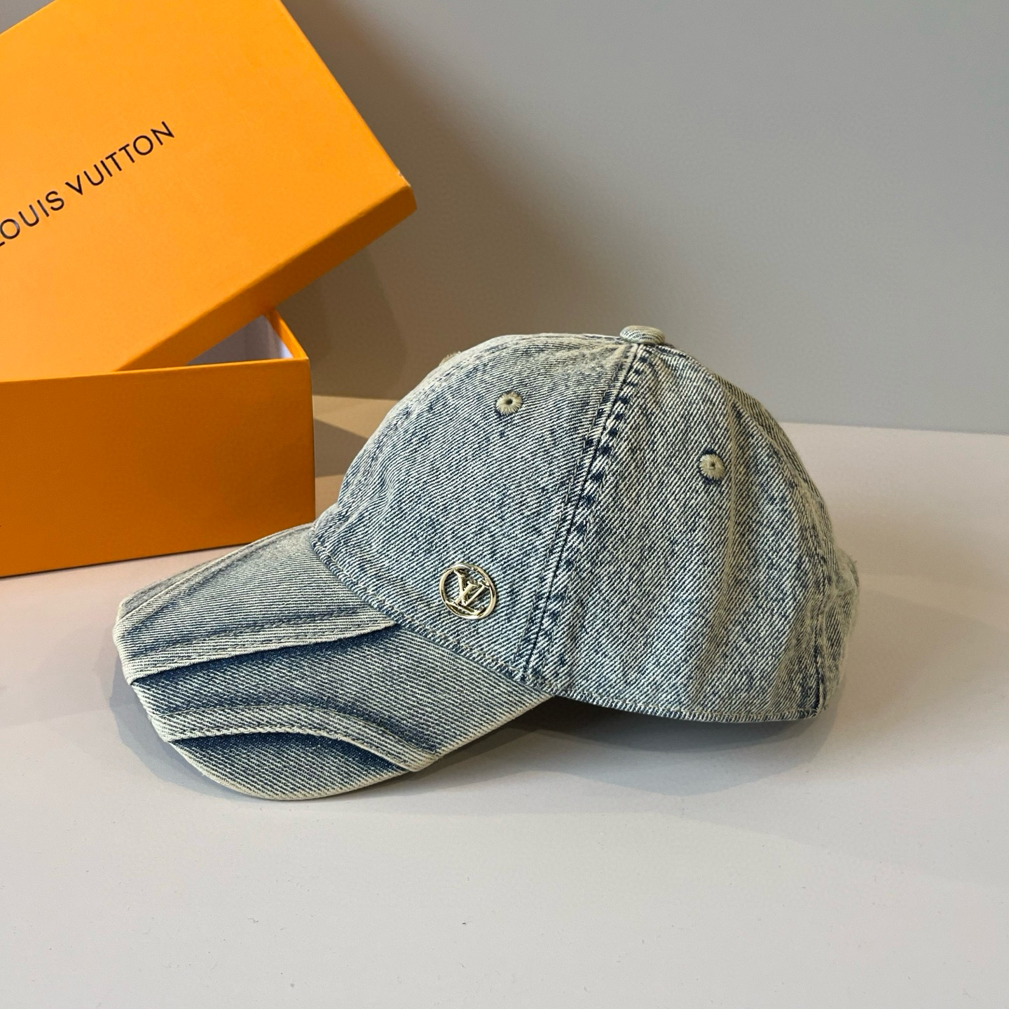 🧢路易威登棒球帽 LouisVuitton😍新款LV棒球帽，重工打造♥️高端大气，百搭款🤗男女通用！跑量