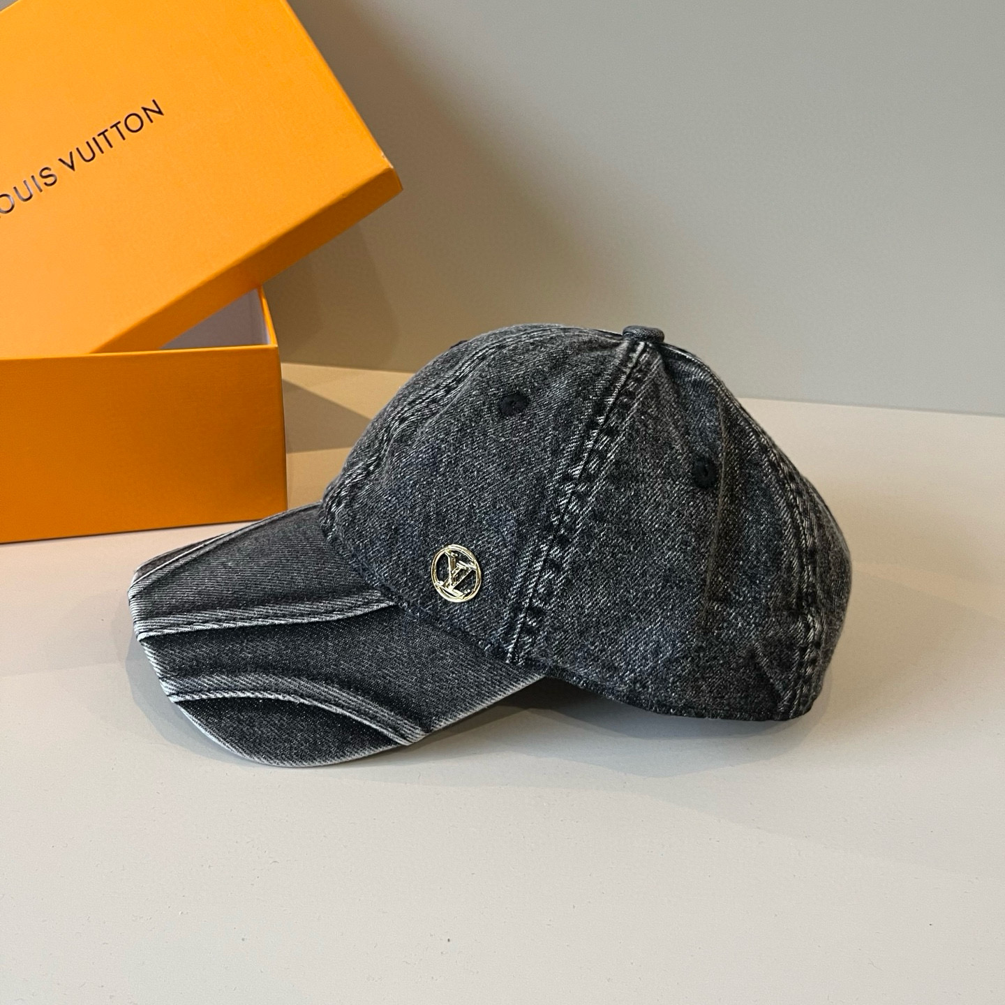 🧢路易威登棒球帽 LouisVuitton😍新款LV棒球帽，重工打造♥️高端大气，百搭款🤗男女通用！跑量