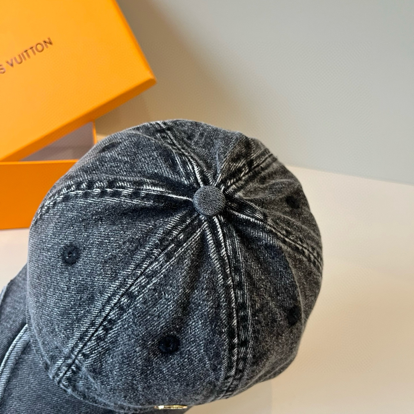 🧢路易威登棒球帽 LouisVuitton😍新款LV棒球帽，重工打造♥️高端大气，百搭款🤗男女通用！跑量