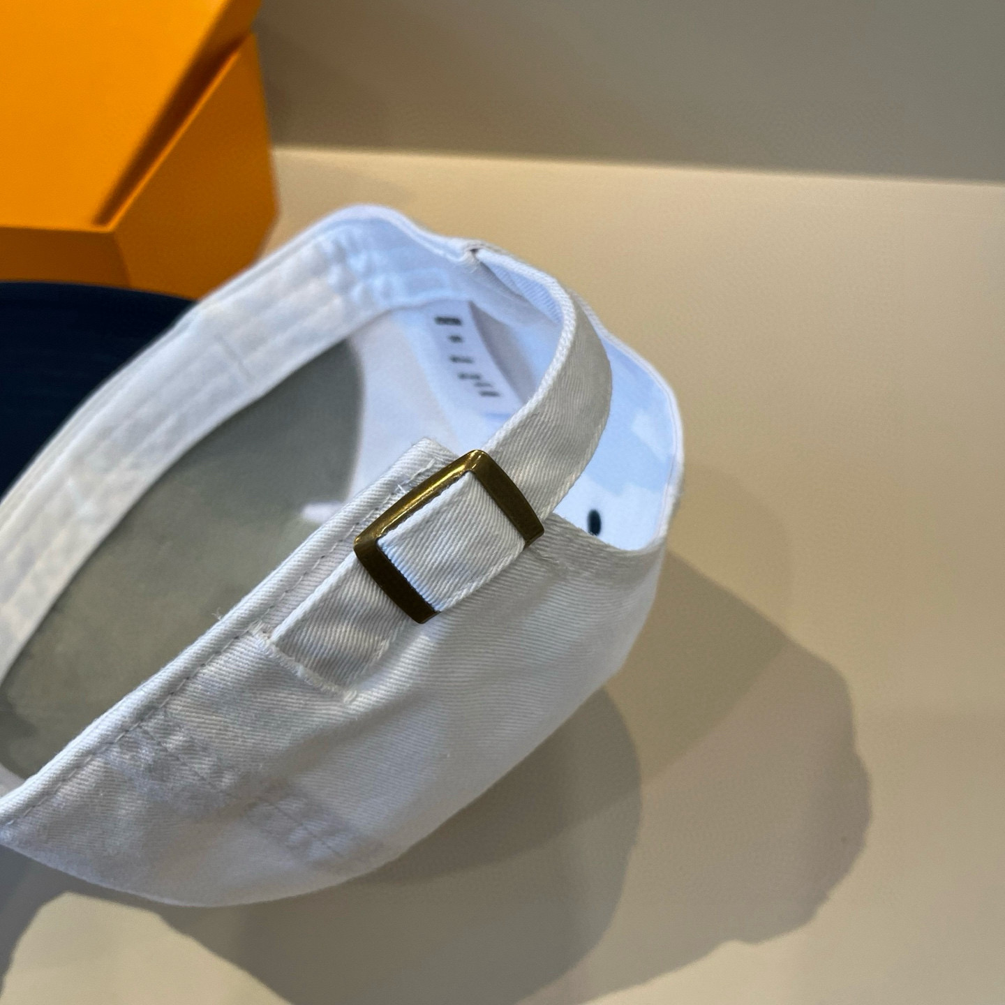 🧢路易威登棒球帽 LouisVuitton😍新款LV棒球帽，重工打造♥️高端大气，百搭款🤗男女通用！跑量