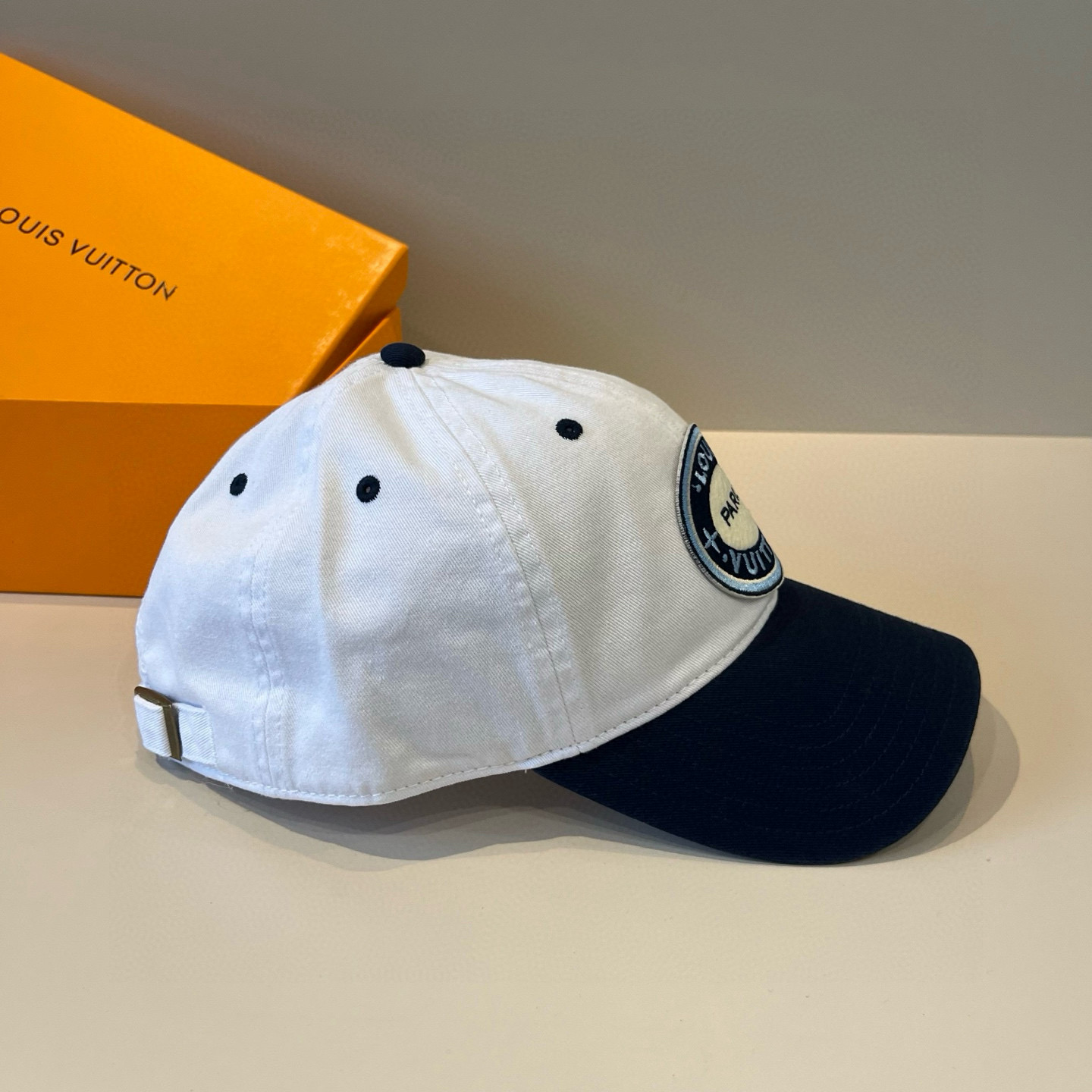 🧢路易威登棒球帽 LouisVuitton😍新款LV棒球帽，重工打造♥️高端大气，百搭款🤗男女通用！跑量