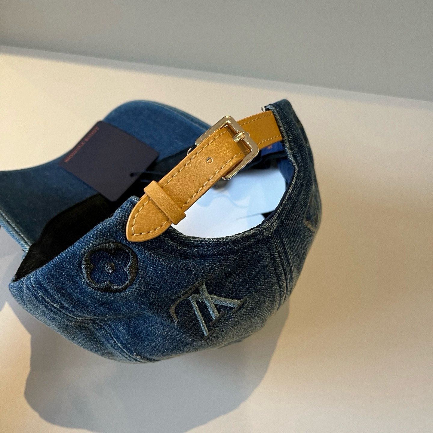 🧢路易威登棒球帽 LouisVuitton😍新款LV棒球帽，重工打造♥️高端大气，百搭款🤗男女通用！跑量