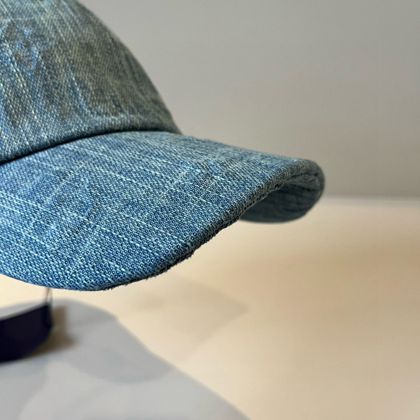 🧢路易威登棒球帽 LouisVuitton😍新款LV棒球帽，重工打造♥️高端大气，百搭款🤗男女通用！跑量