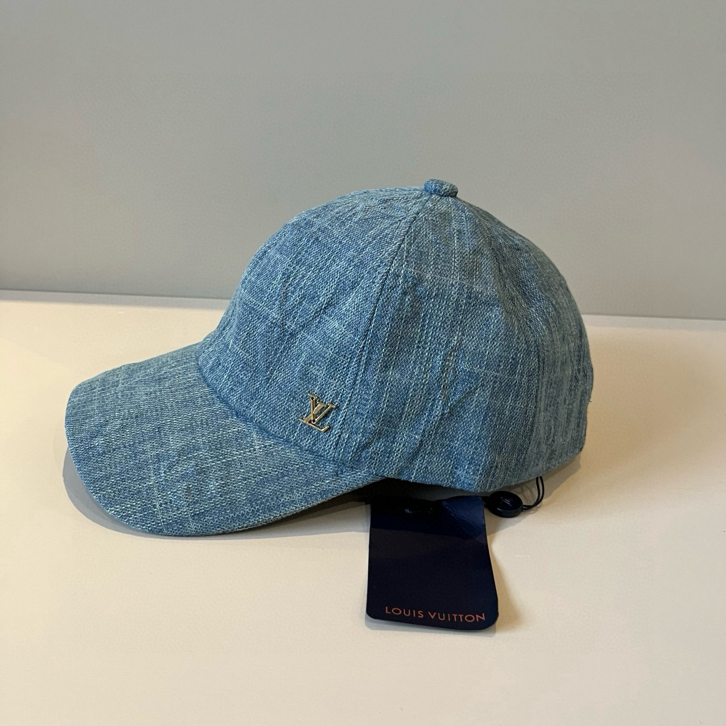 🧢路易威登棒球帽 LouisVuitton😍新款LV棒球帽，重工打造♥️高端大气，百搭款🤗男女通用！跑量