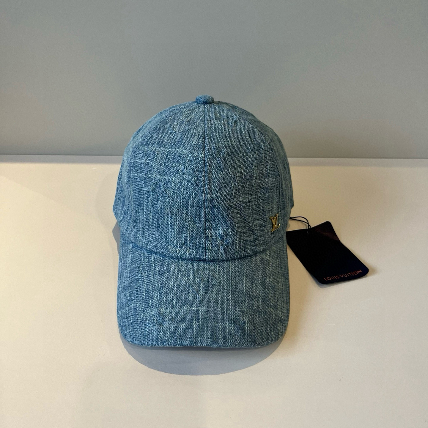 🧢路易威登棒球帽 LouisVuitton😍新款LV棒球帽，重工打造♥️高端大气，百搭款🤗男女通用！跑量