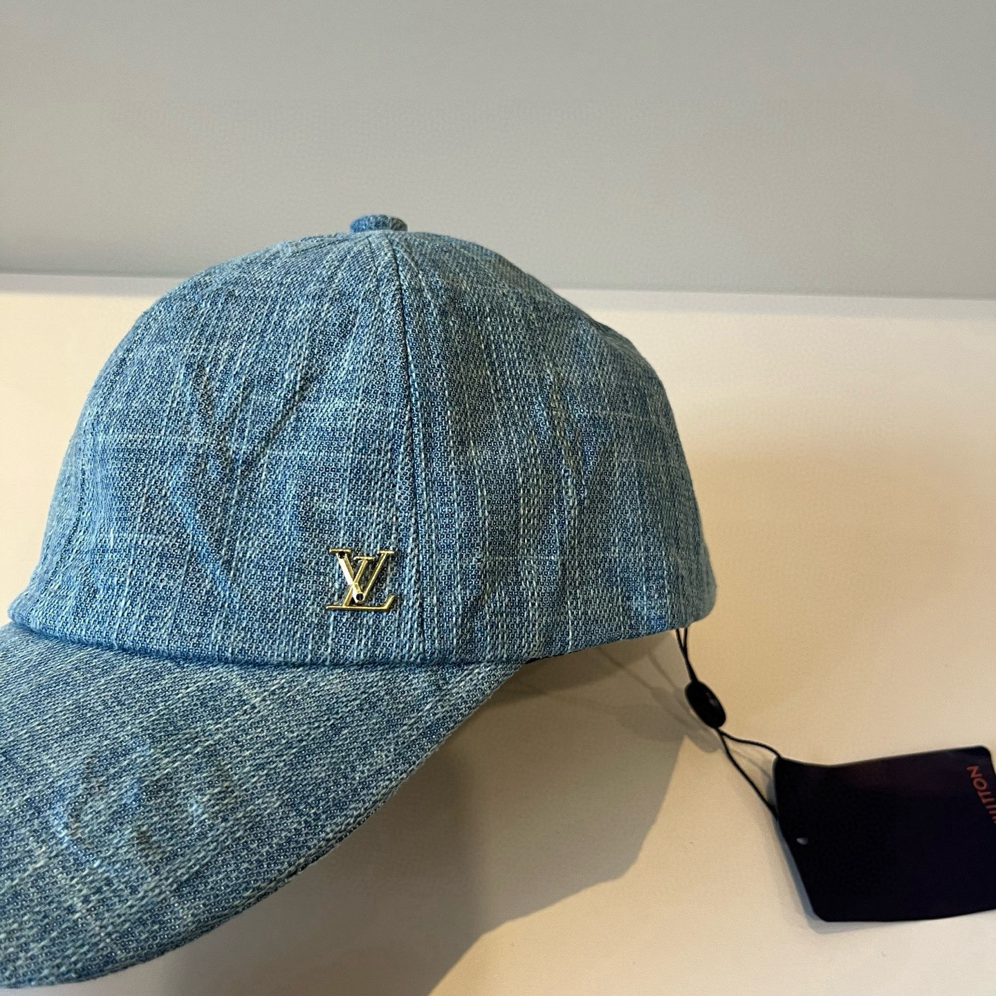 🧢路易威登棒球帽 LouisVuitton😍新款LV棒球帽，重工打造♥️高端大气，百搭款🤗男女通用！跑量