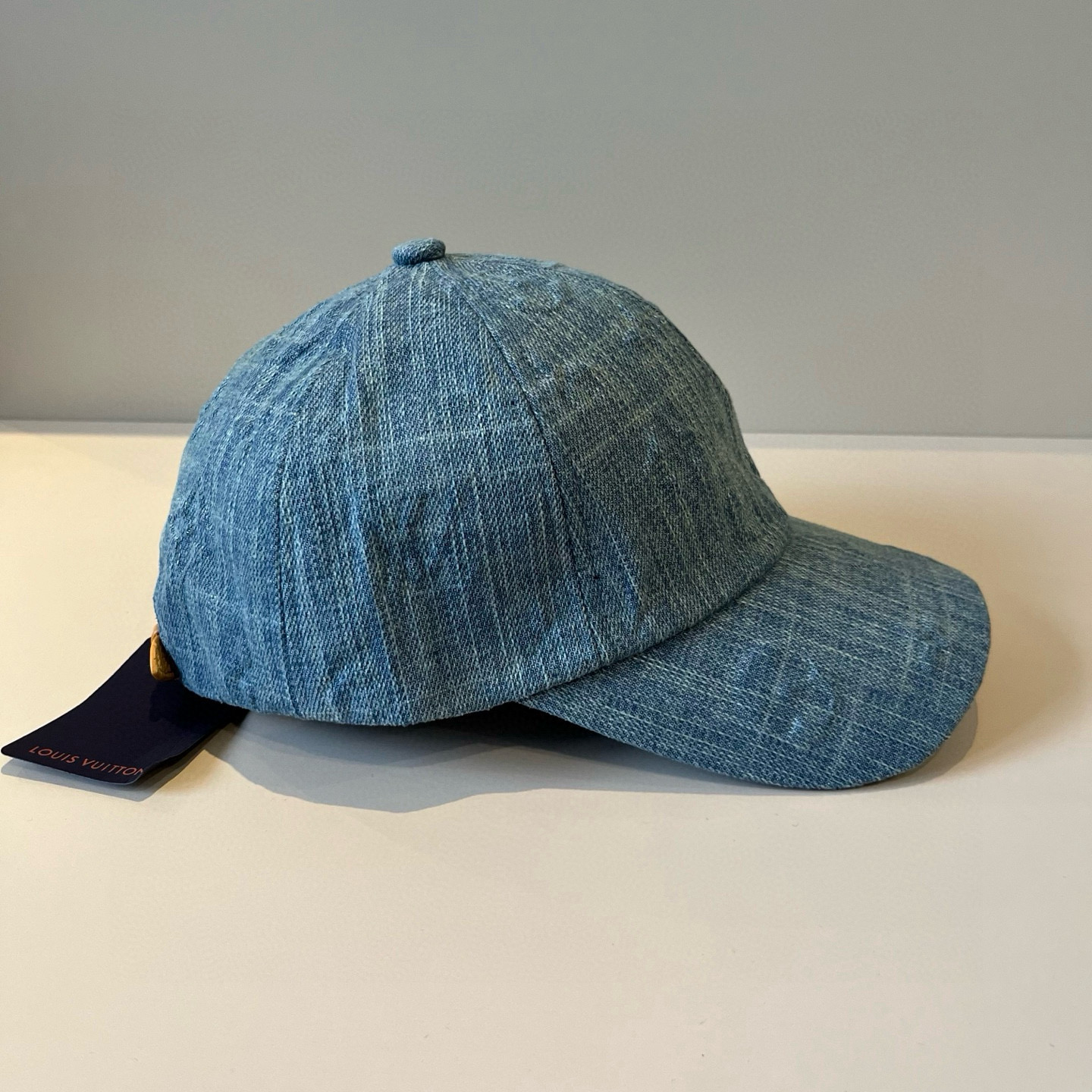 🧢路易威登棒球帽 LouisVuitton😍新款LV棒球帽，重工打造♥️高端大气，百搭款🤗男女通用！跑量