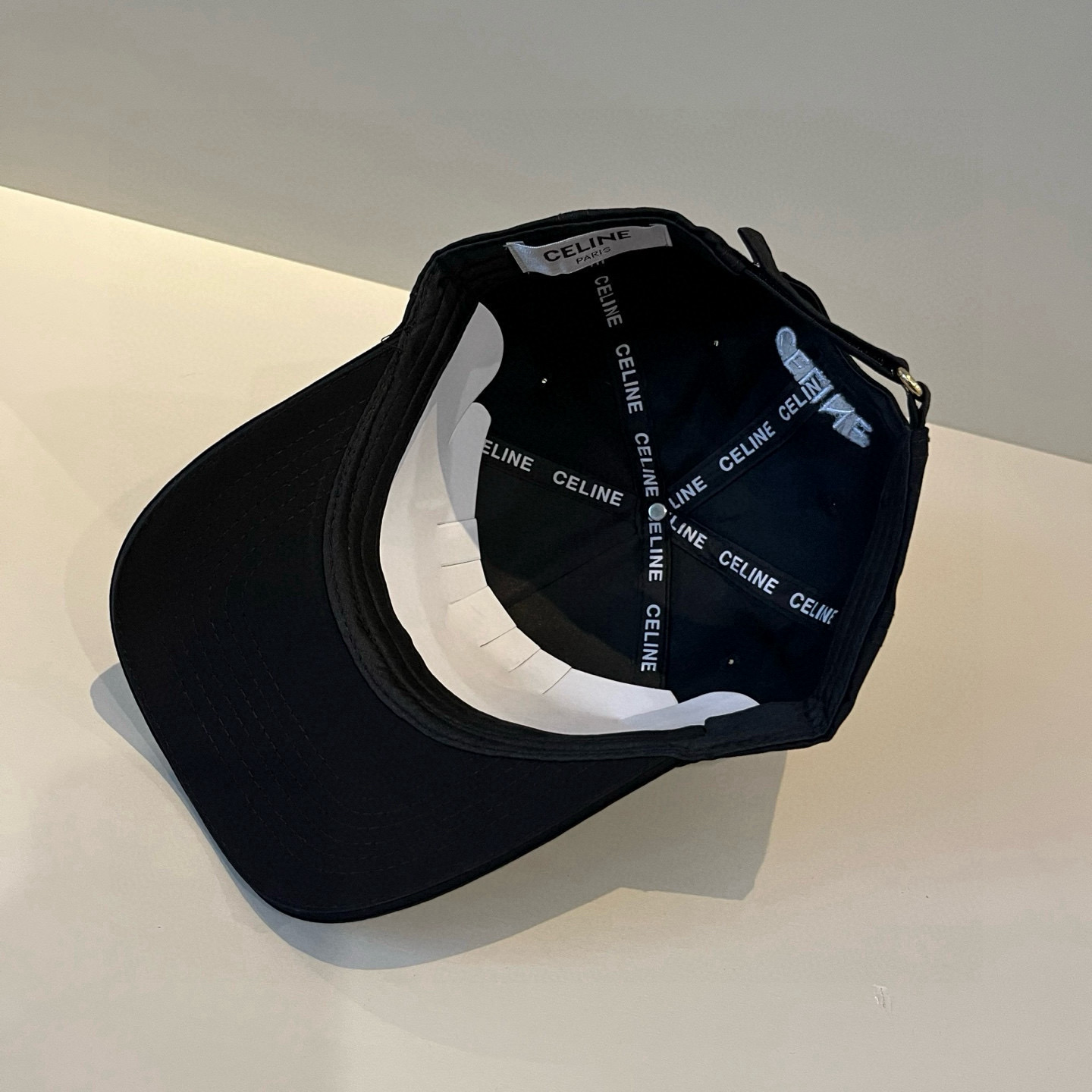 【CELINE赛琳】新款经典休闲潮流款 棒球帽🧢日韩风格，随便搭配都超好看！出门旅游，绝对要入手的一款