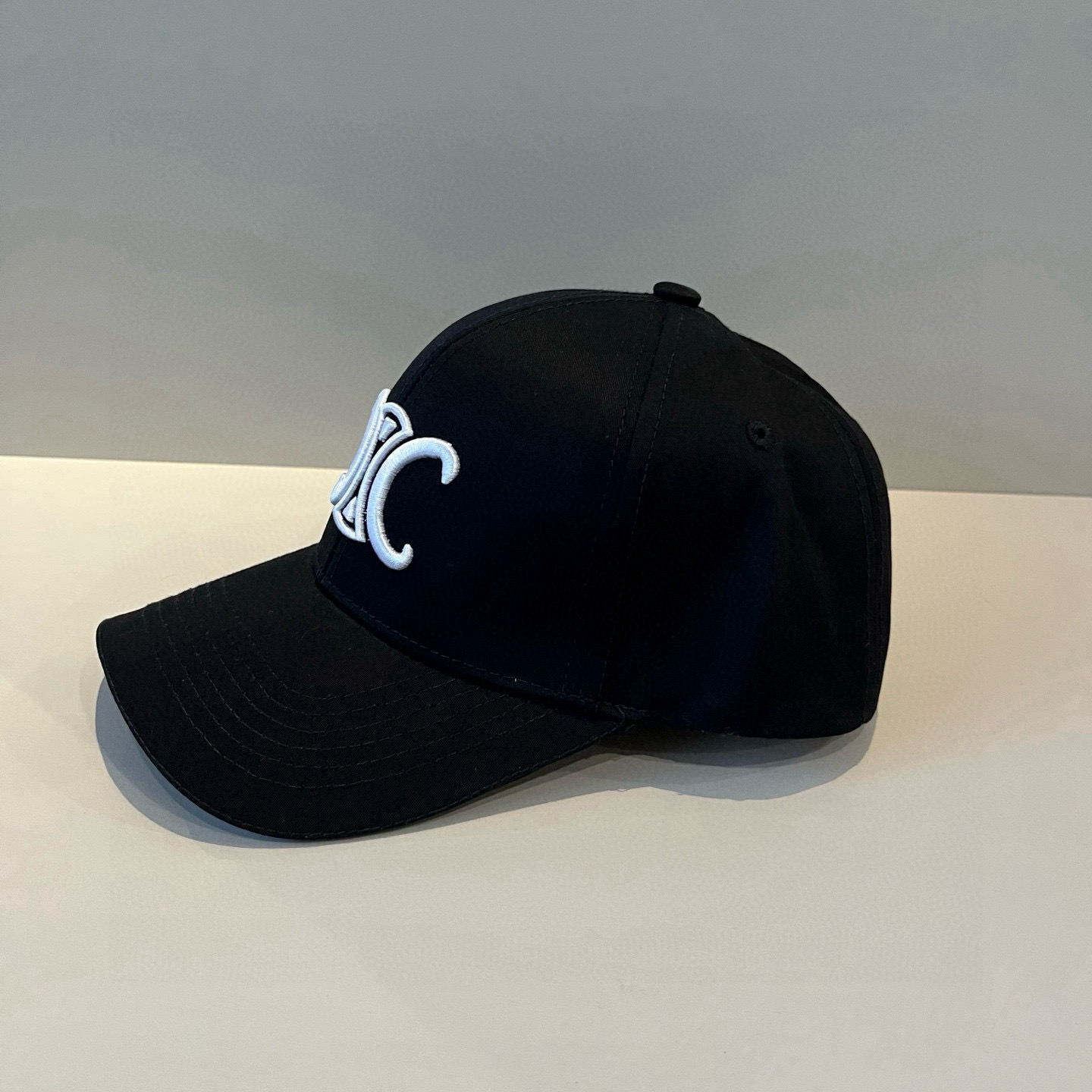 【CELINE赛琳】新款经典休闲潮流款 棒球帽🧢日韩风格，随便搭配都超好看！出门旅游，绝对要入手的一款