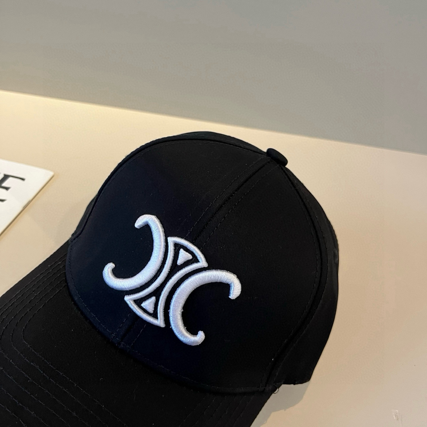 【CELINE赛琳】新款经典休闲潮流款 棒球帽🧢日韩风格，随便搭配都超好看！出门旅游，绝对要入手的一款