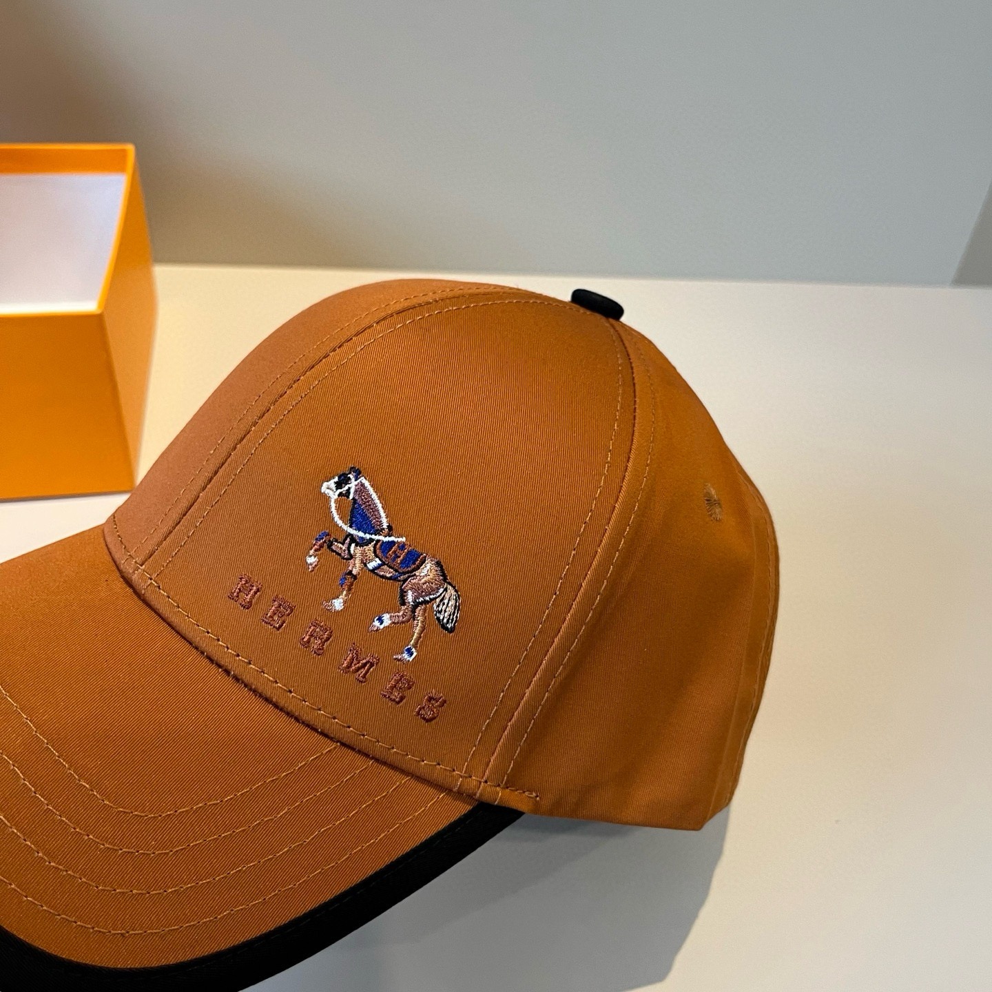  爱马仕Hermes 官网新品经典款 棒球帽🎩 原单品质 火爆来袭🔥 工艺非常精美爱心 高档大气上档次 