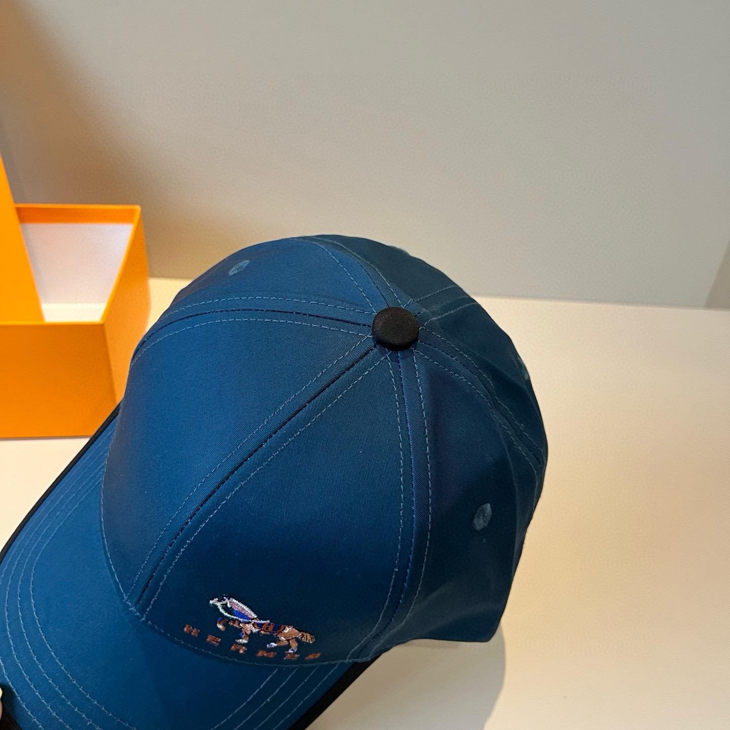  爱马仕Hermes 官网新品经典款 棒球帽🎩 原单品质 火爆来袭🔥 工艺非常精美爱心 高档大气上档次 