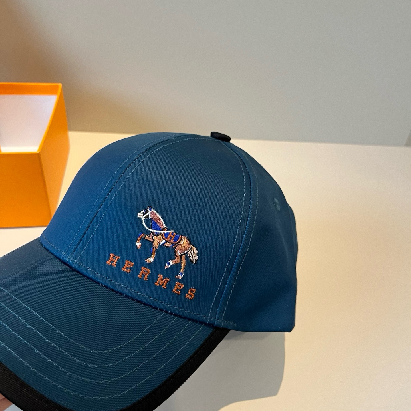  爱马仕Hermes 官网新品经典款 棒球帽🎩 原单品质 火爆来袭🔥 工艺非常精美爱心 高档大气上档次 