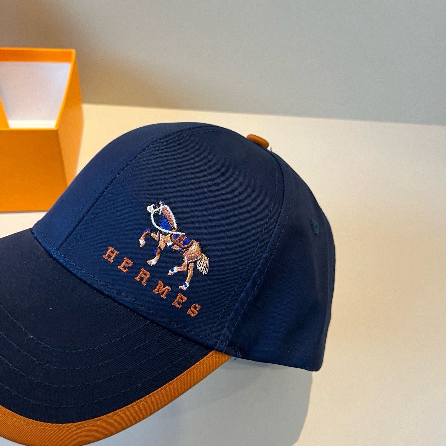  爱马仕Hermes 官网新品经典款 棒球帽🎩 原单品质 火爆来袭🔥 工艺非常精美爱心 高档大气上档次 