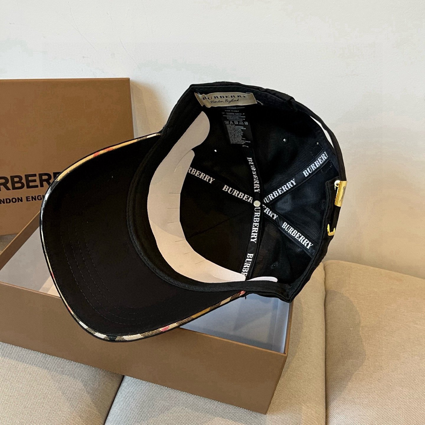  BURBERRY巴宝利早春新款棒球帽，简约尚时风，男女同款！高质品，尊享品质感！